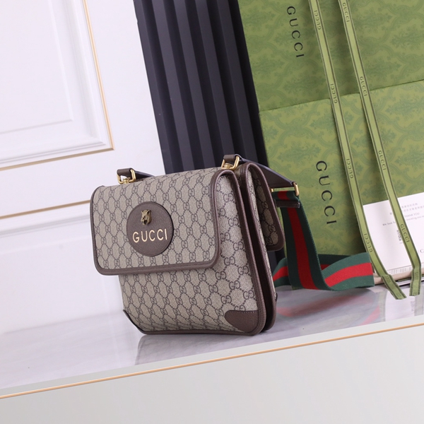 グッチバッグ背面デザイン